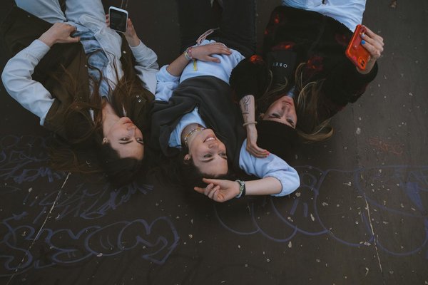 Mode essentielle : sublimez la garde-robe des femmes aux courbes généreuses